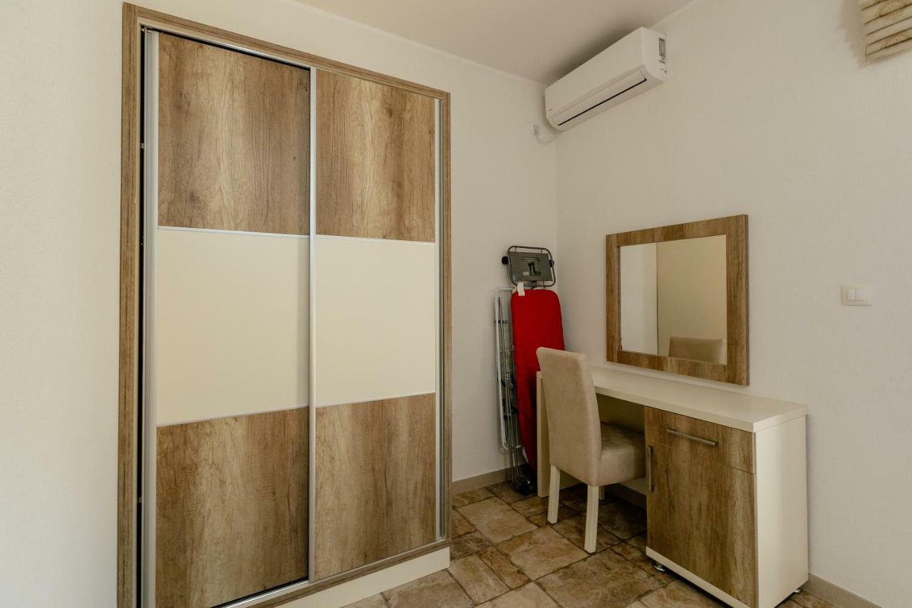 Bobana Apartments Donji Morinj Exterior photo